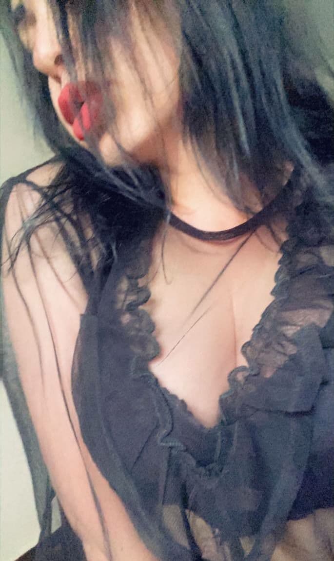 Регина привлекательная девушка из Березников цена от 3000 руб