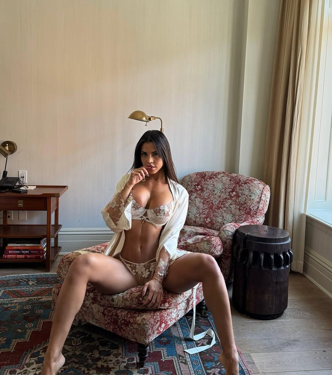 Тоня привлекательная девушка из Березников цена от 8000 руб